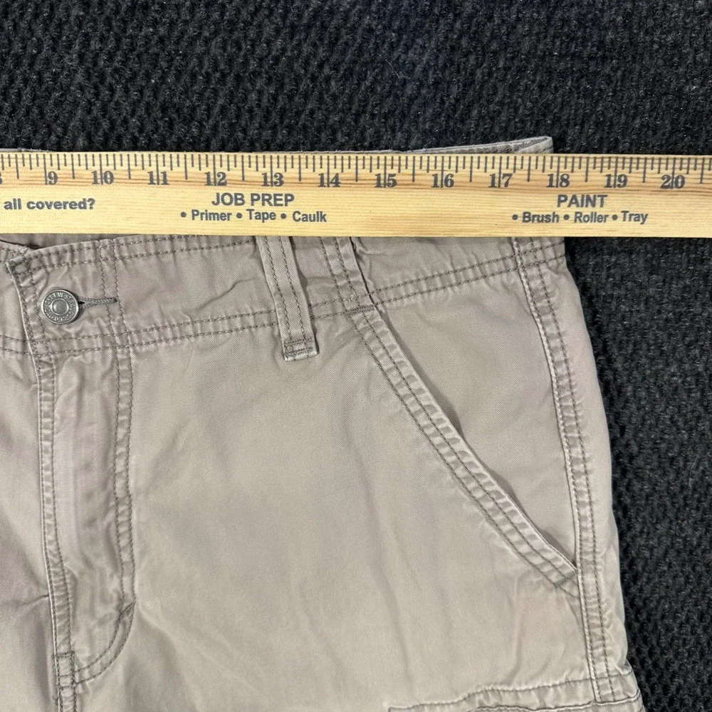 Levis Y2K Cargo Shorts Men 36 Tan Khaki 10